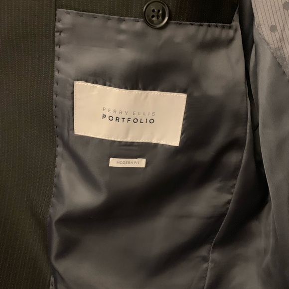 Perry Ellis Black Pinstriped suit jacket - Picture 4 of 4